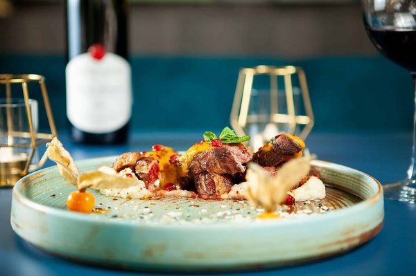 Comment faire des ravioles de foie gras avec une sauce aux truffes?