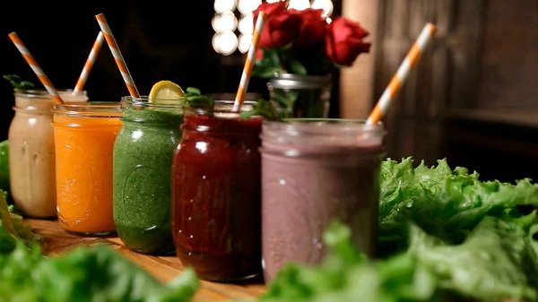 Comment intégrer les légumes verts dans des smoothies pour un petit-déjeuner nutritif ?